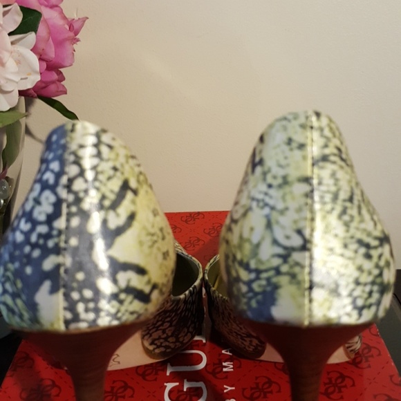 4X HOST PICK!!! Guess "Carrie" Pumps ~ BNIB ~ - Picture 4 of 5